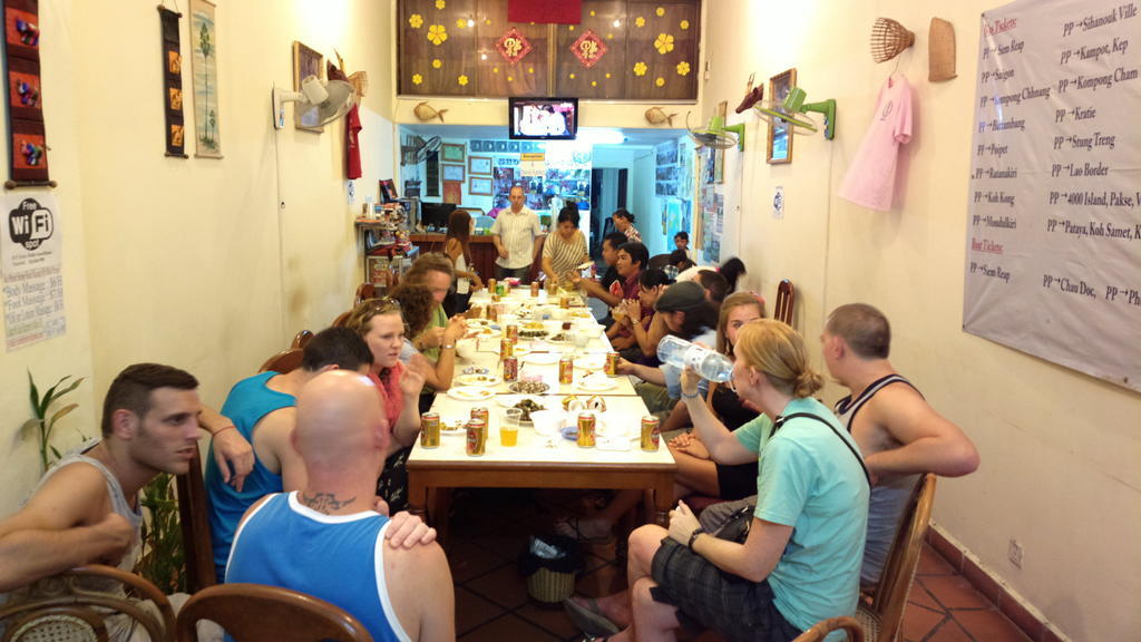 Malis Guesthouse & Restaurant Phnom Penh Zewnętrze zdjęcie